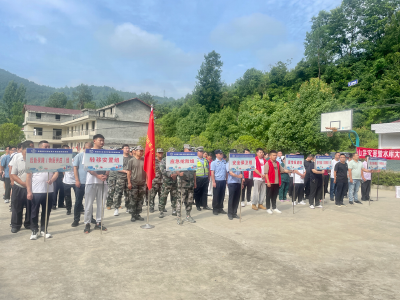 化龙堰镇：防汛演练筑堤坝 未雨绸缪保安全