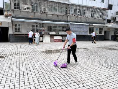 房县县委组织部：志愿服务进社区 文明创建在行动