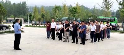 县纪委监委举办干部家属警示教育活动