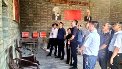 【走进乡村看振兴】万峪河乡老人坪村红色美丽村庄巩固提升现场推进会：传承红色基因                                                                               赋能乡村振兴   