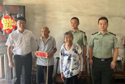 迎“八一” 送祝福  白鹤镇走访慰问退役军人