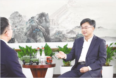 湖北日报专访十堰市委书记黄剑雄：在绿色低碳发展上走在前列