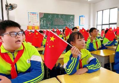 军店小学：礼赞七十四华诞 童心祝福祖国
