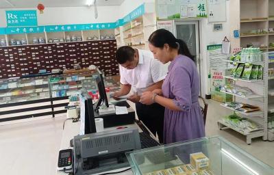 军店镇：定点药店全覆盖检查 强化医保基金监管