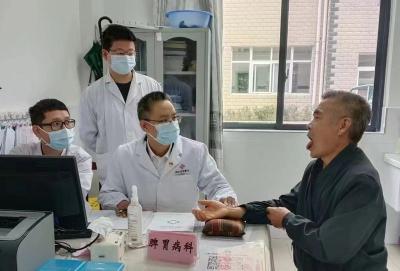 省中医院专家到门古寺镇中心卫生院开展义诊活动