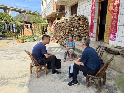 房县商务服务中心：八月初秋晒丰收，户户走到家门口