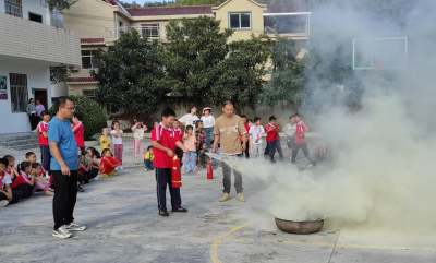 窑淮镇：防患装心间 一生保平安