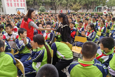 城关镇花宝小学：公益活动进校园