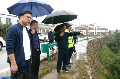 谢晓鸣在部署防灾减灾工作时强调：压紧压实责任落细落实措施 全面加强防范应对抢险救援