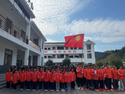 窑淮学校：九九重阳节  浓浓敬老情