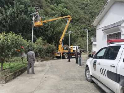 县城管执法局驻大木厂镇工作队：“擦亮”小村庄  真情暖民心