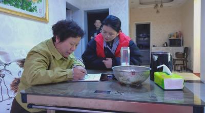 五亮五共在行动 夜巡宣讲保平安