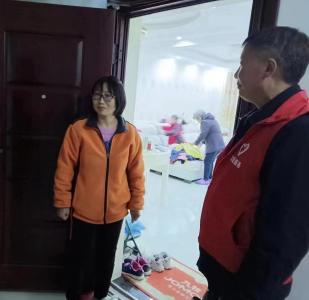 房县工商联：化身社区“萤火虫” 点亮百姓“平安灯”