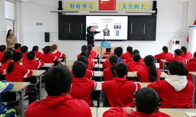 房县东城小学教联体晓阳校区：法治宣传进校园普法护航助成长