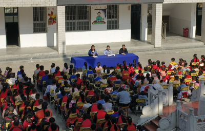 上龛乡上龛学校：开展法治教育讲座 提升师生守法意识