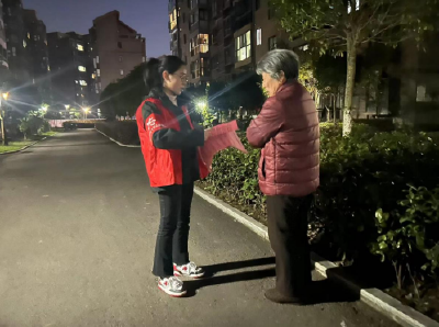 房县供销社  开展夜巡活动 点亮居民“平安灯”