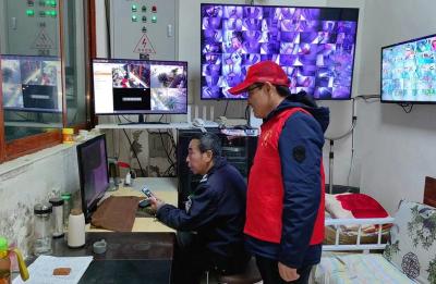 小区监控探头扩面“上岗” 居民幸福感安全感倍增