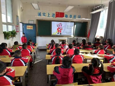 房县实验小学：全民齐动员 共筑消防安全防火墙