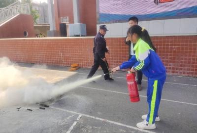 军店小学：以“练”促防 防范未“燃”