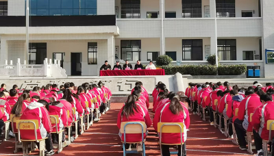 尹吉甫镇：普法宣传进校园  法治护航青少年
