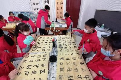 房县东城小学：翰墨飘香传经典 宁静致远绽芳华