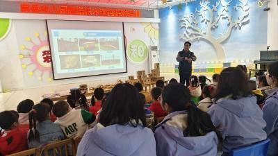 房县幼儿园：趣搭积木 “匠 ”心构想