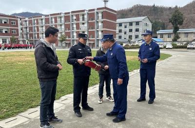 土城镇：五措并举筑牢校园冬季安全“防火墙”