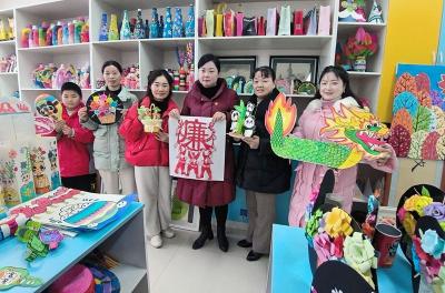 房县东城小学：举办美术手工制品展示活动