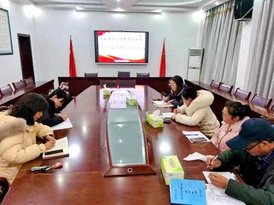 房县实验小学：开展名师工作室汇报交流活动