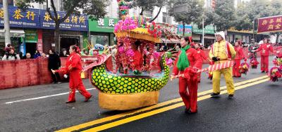 房县正月十三民间文艺大巡游：传承文化特色 畅享民俗盛宴