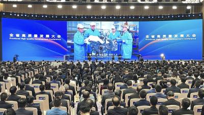 联播+｜不负春光“加速跑” 共谱中国式现代化新篇章