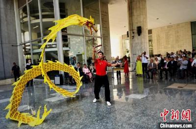 马尼拉市百万民众共庆中国春节