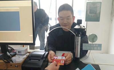 房县出台退役军人优待新举措：县城范围内免费乘坐公交车