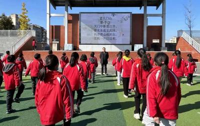 ​军店镇军店小学：新学期“阳光大课间”开跑