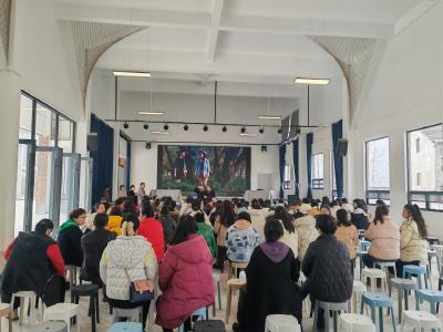 汇聚巾帼力量 助力乡村振兴  ——房县思源实验学校庆祝三八妇女节活动