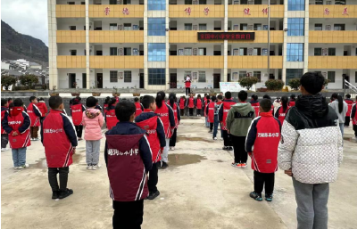 万峪小学：多措并举育人 安全常记于心