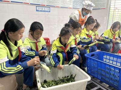 军店小学：弘扬劳动精神，争当劳动小能手