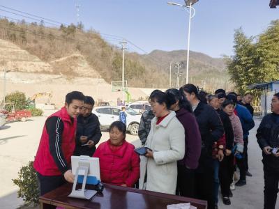 土城镇医保服务站：开展电子医保凭证激活上门服务工作