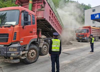 房县交通运输综合执法大队： 抓实“三个精准” 打响治超“百日攻坚战”