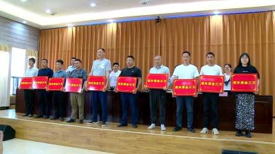 房县：肉牛养殖之路不一样的“美丽风景”