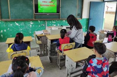 门古寺镇叶家河小学：开展排查管制刀具活动