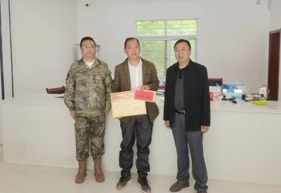 九道乡武装部 退役军人服务站联合为3名荣获个人嘉奖的现役军人家庭送喜报