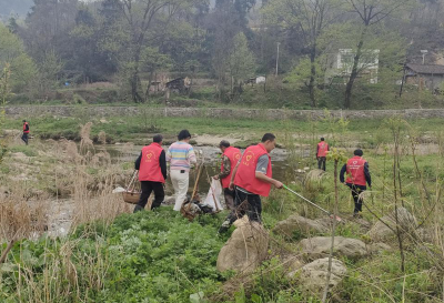 沙河乡朱家坪村：清洁家园齐动手 村庄环境换新颜