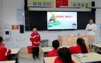 房县东城小学晓阳校区：珍爱生命预防溺水