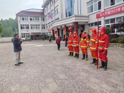 白鹤镇农村福利院开展消防安全演练 筑牢老人生命“防火墙”