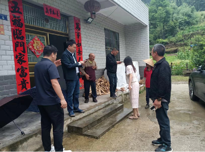 五台乡：环境卫生户评比  共同缔造促提升