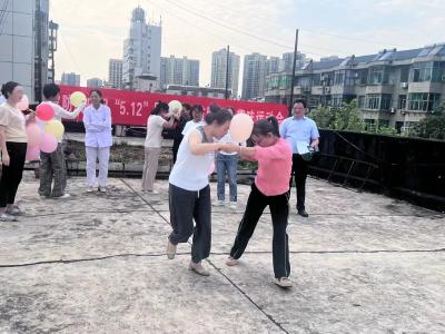 房县皮肤病防治所开展庆“5.12”国际护士节活动