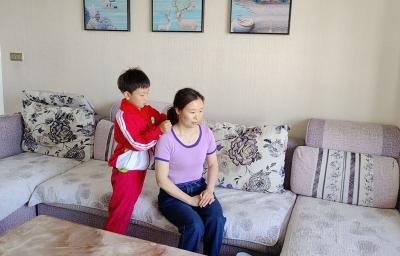 房县东城小学：浓情五月感恩母亲