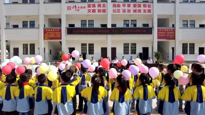 县妇幼保健院：义诊进校园 健康快乐过“六一”