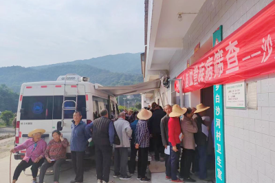 房县沙河卫生院：上门体检 当好群众健康“守门人”